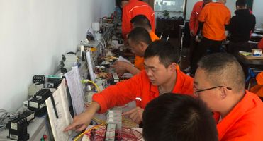 科目四：继电与电动机控制